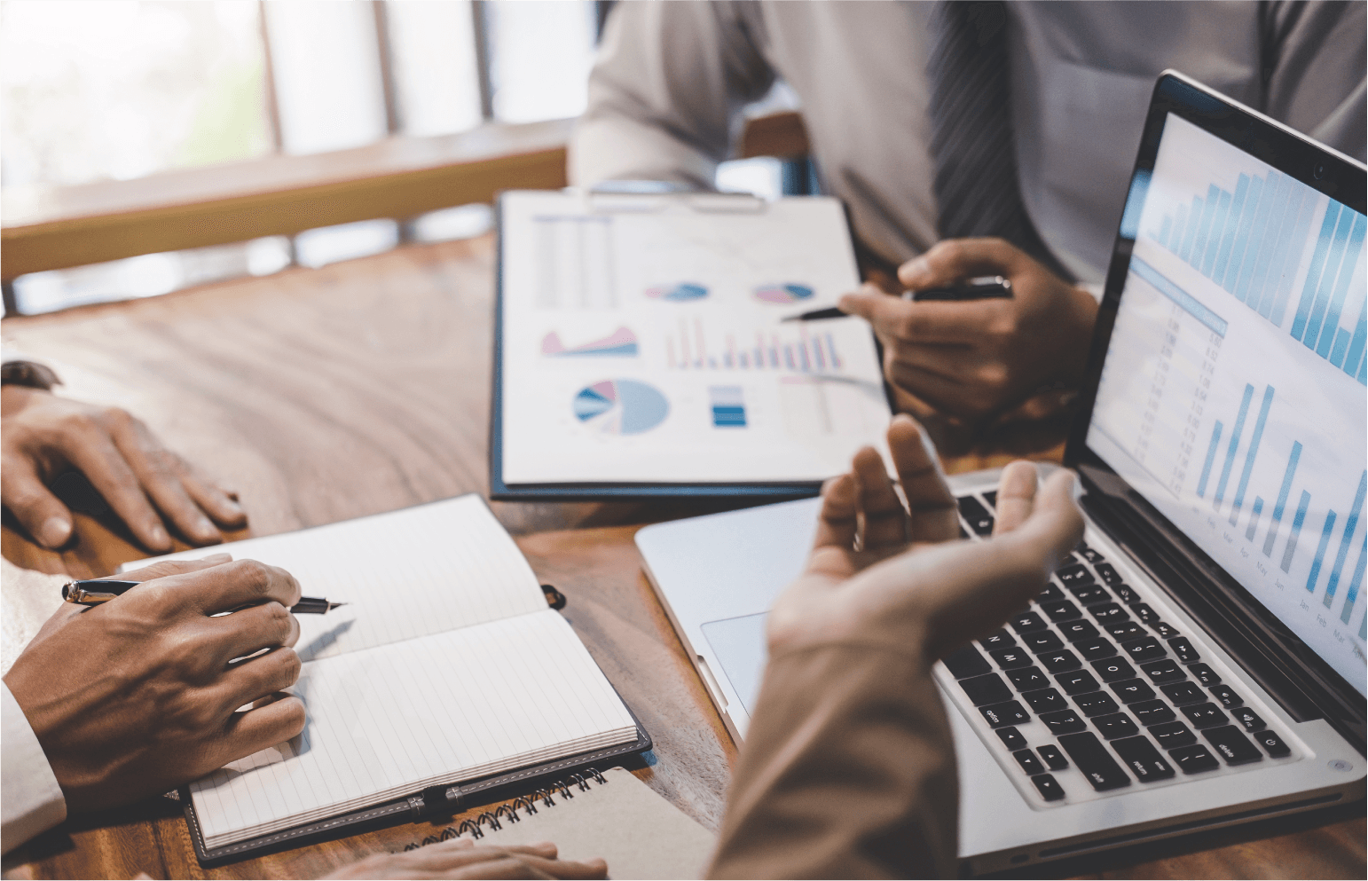 見積もりの打ち合わせの様子